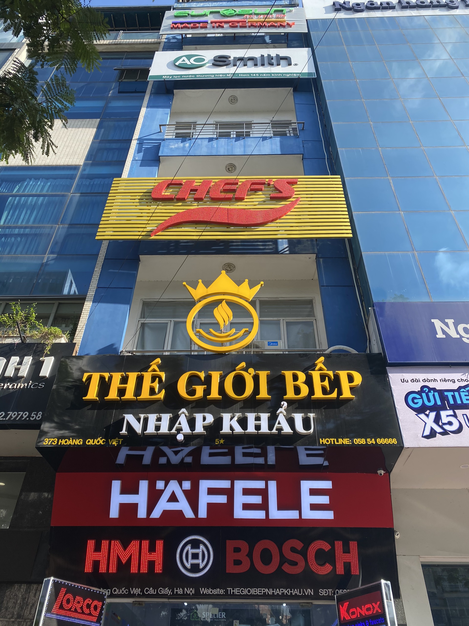 Thế giới bếp nhập khẩu Hoàng Quốc Việt